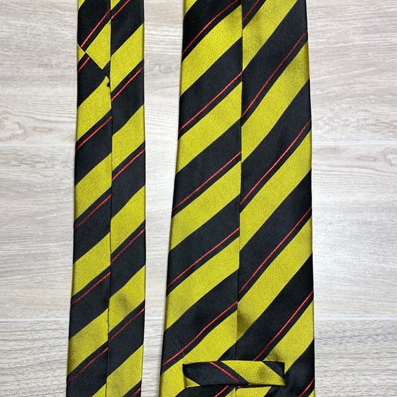 Caterpillar Bold Yellow and Black Men's Tie - Picture 10 of 12